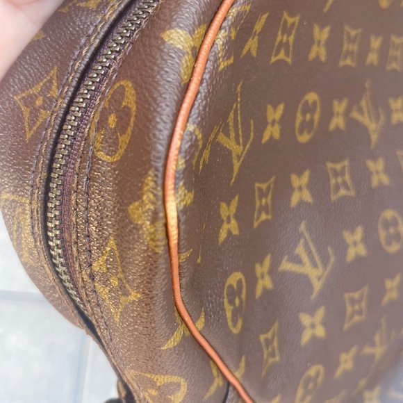 Authentic Louis Vuitton Vintage Monogram Canvas Marceau GM Messenger Bag - Picture 4 of 13